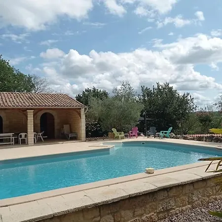 With Swimming Pool, Pool House And View ! * Dévillac